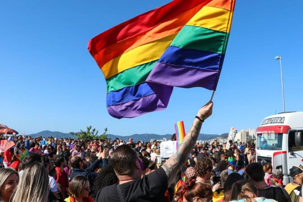 Parada LGBTI+ de 2022 coloriu a Beira-Mar Continental de Florianópolis - Foto: PMF/Divulgação/Floripa.LGBT