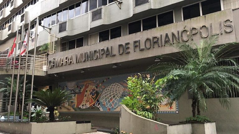 Fachada da Câmara de Vereadores de Florianópolis