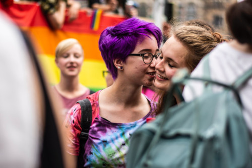 Turistas LGBTQIA+ preferem hotéis com políticas de inclusão, aponta pesquisa