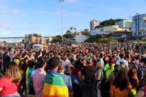 Parada LGBTI+ 2023 de Florianópolis terá show nacional e espera mais de 100 mil pessoas