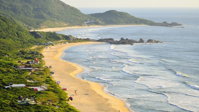 Conheça destinos de turismo LGBTI+ preferidos em Florianópolis