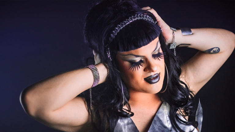 Drag queen Persephone estrela o projeto Cartomancya. Crédito Sabrina Marthendal