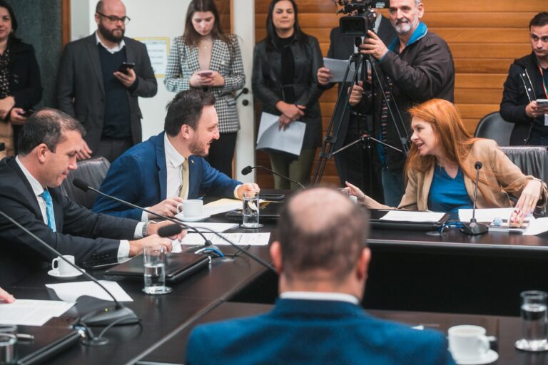 Projeto de lei permite aos pais proibir a participação dos filhos em atividades de gênero