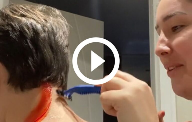 mulher prega peça na esposa, que se desespera com sangue falso em SC video