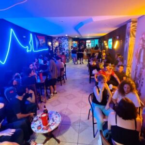 Confira a lista 2024 de bares LGBT+ e amigáveis em Florianópolis