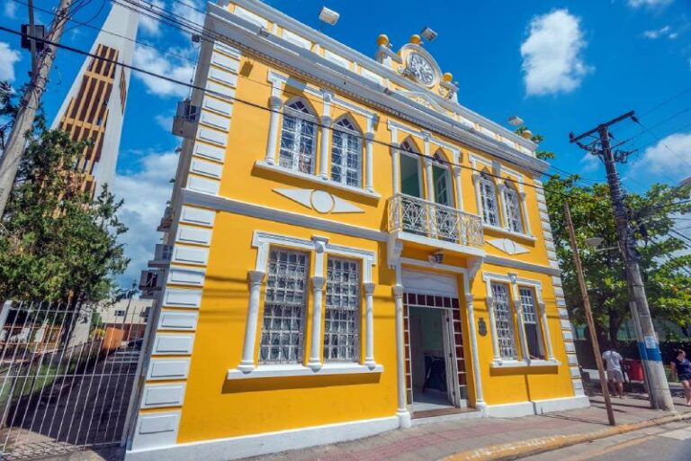 Centro Cultural Laudelino Weiss, no Centro de Palhoça