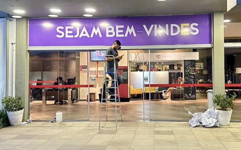 Faixa do Festival Transforma é retirada do CIC por ter linguagem neutra