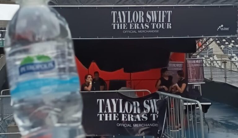 distribuição de água durante show de Taylo Swift, no Rio de Janeiro - Foto: X.com/Reprodução/Floripa.LGBT