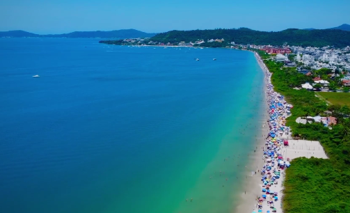 Qual praia de Florianópolis é boa para o banho de mar? Confira os 54 locais
