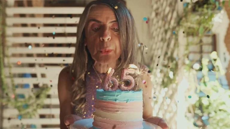 Websérie LGBT+60 - Ana Carolina Apocalypse está na websérie+60 e aparece em trecho da terceira temporada