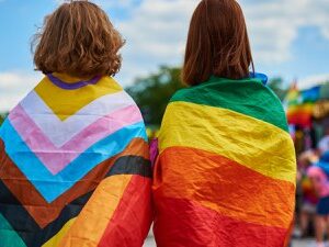 Parada LGBTI+ 2024 de Floripa confirma data e tema; saiba tudo!