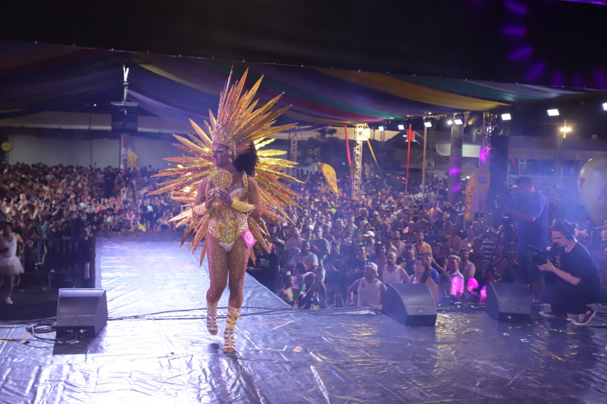 Carnaval 2026: Gloria Groove faz grande show no Pop Gay de Florianópolis nesta segunda (16) Carnaval 2026: Gloria Groove faz grande show no Pop Gay de Florianópolis nesta segunda (16)