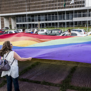 Relembre 3 vezes em que Nikolas Ferreira foi acusado de transfobia