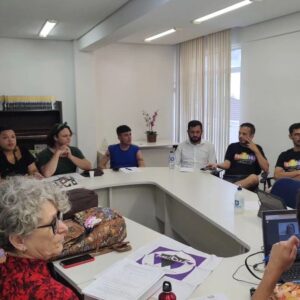 Conservador Javier Milei proíbe o uso da linguagem neutra na Argentina