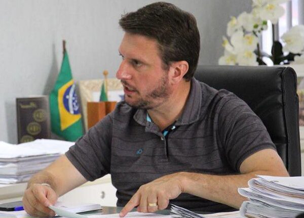Prefeito de Rio do Sul, José Thomé, provocou o cancelamento de evento LGBTQIA+ e divulgou discurso LGBTfóbico