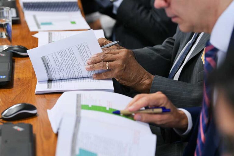 Novo Código Civil amplia definição de casal e retira "homem e mulher"