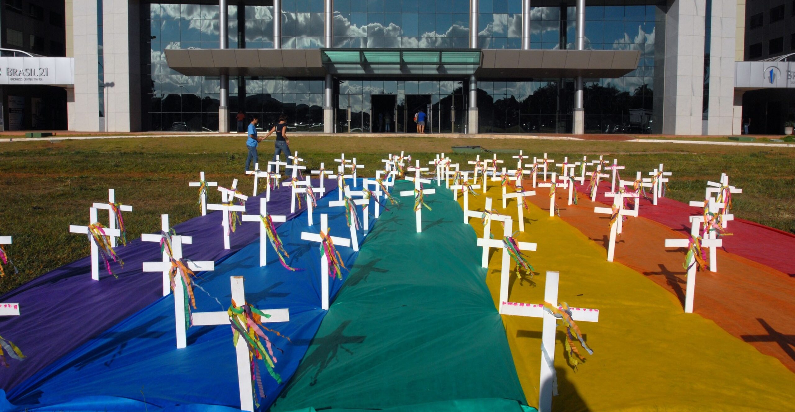 Brasil registra 1 caso de violência contra pessoas LGBT+ a cada 65 minutos