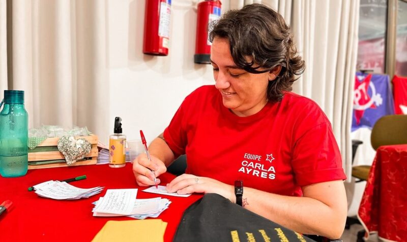 Vereadora lésbica Carla Ayres (PT) assumirá mandato de deputada federal