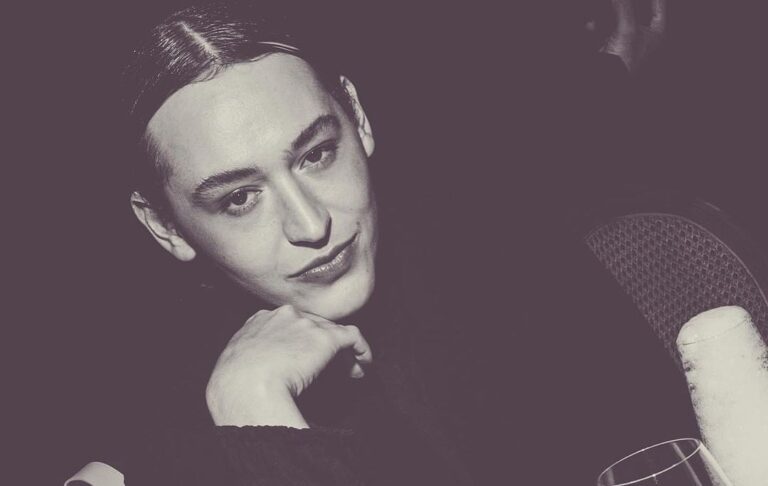 Gabb se popularizou no TikTok ao produzir sobre moda - Foto: Instagram/Gabb