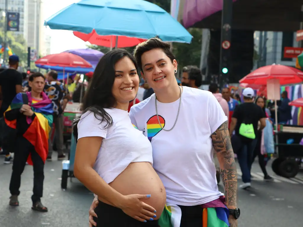 Pessoas que fazem parte da comunidade LGBTQIAPN+ e se identificam com uma ou mais letras da sigla estiveram na 28ª Parada do Orgulho LGBTI+ de SP, a maior do planeta