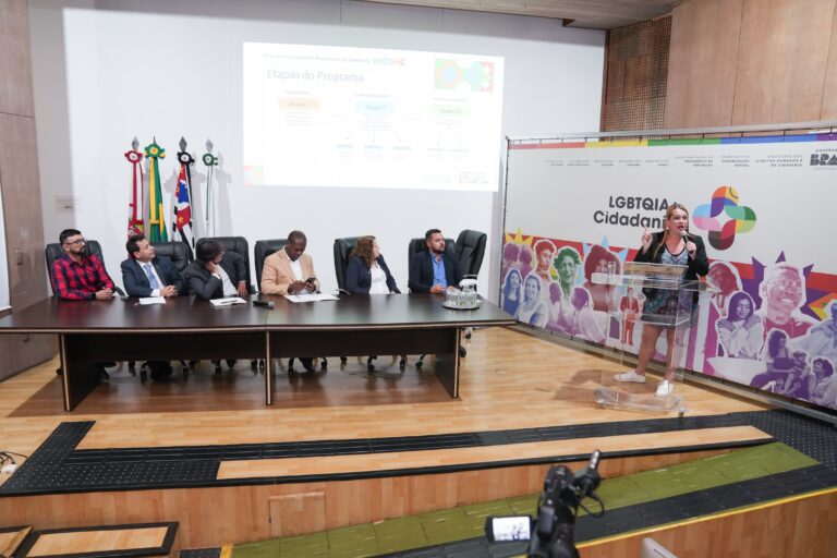 Governo anuncia mais de R$ 8 milhões em políticas públicas para população LGBT+