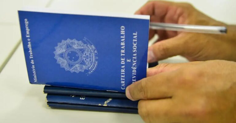 Ferramenta busca melhorar a empregabilidade de pessoas trans no país, oferecendo vagas de emprego e cursos de qualificação profissional - Foto: Arquivo/Agência Brasil