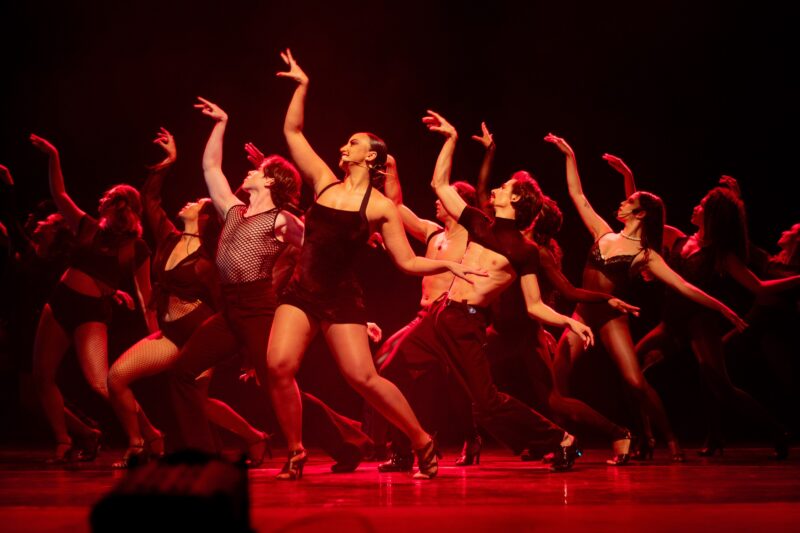 'Burlesco e sensual': Itajaí recebe musical 'Chicago' nesta quinta (22)