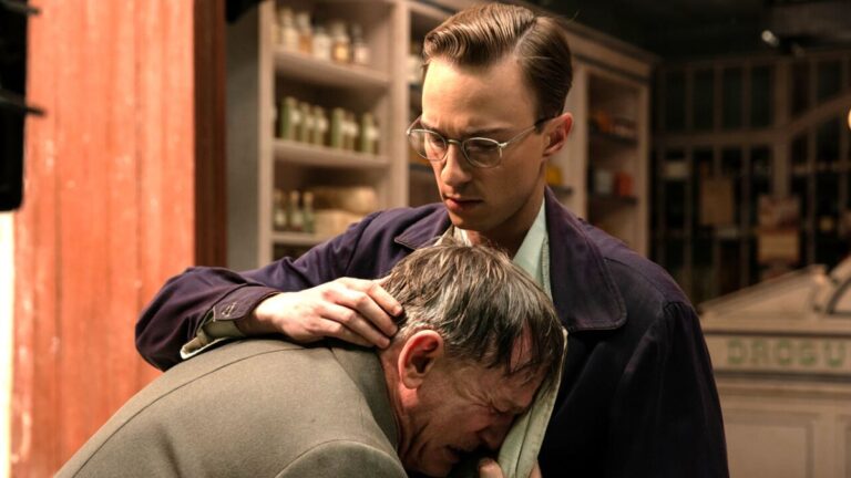 Cena do filme "Queer", indicado ao Globo de Ouro