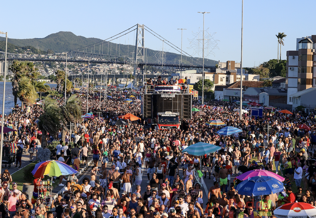 Parada LGBTI+ reuniu mais de 80 mil pessoas - Foto: Reprodução Floripa.LGBT