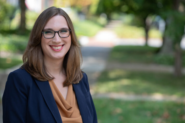 Estados Unidos elegem primeira pessoa trans para o Congresso; saiba quem