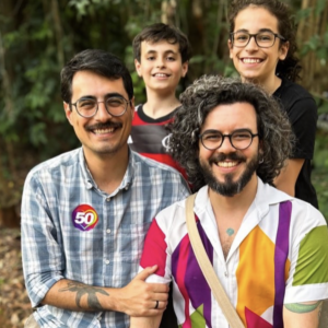 Influenciador e humorista revela ser gay e recebe apoio nas redes sociais