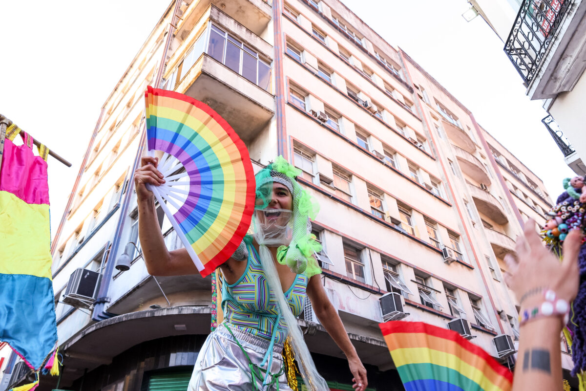 Protesto contra privatização do Carnaval 2025 reúne centenas de pessoas Ato contra a venda do carnaval de rua de Florianópolis - Foto: Akin Cristino