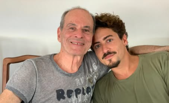 Ney Matogrosso e seu intérprete Jesuita Barbosa - Foto: Reprodução/ Floripa.LGBT