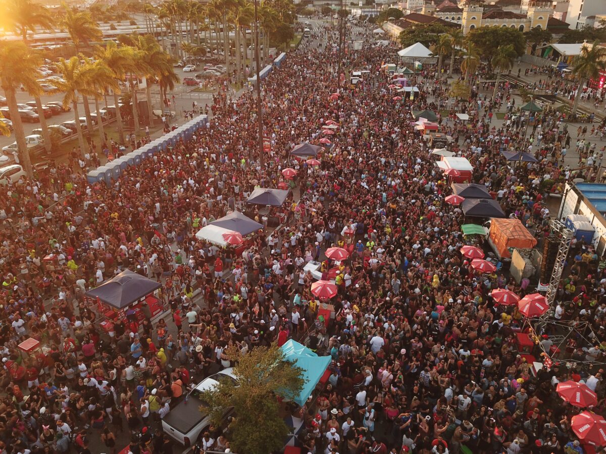 Florianópolis abre inscrições para mais de 500 vagas para ambulantes no Carnaval 2025