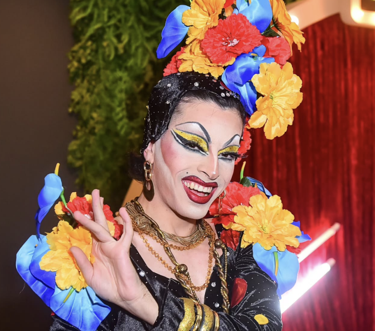 Roovie Fox se apresenta em drag show pré-carnaval em Florianópolis