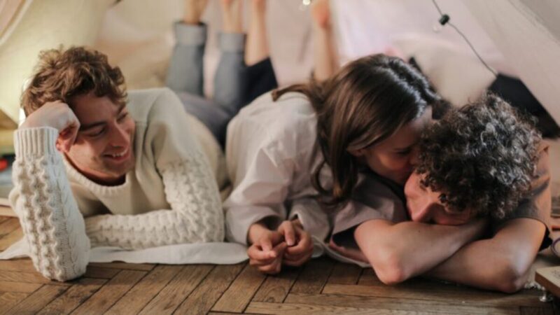 No dia do corno, saiba o que é ‘cuckold’, fetiche em ver o parceiro com outro