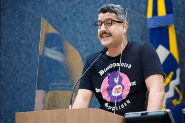 Com projeto desde 2019, censura em Itajaí atrasou publicação do material – Foto: Página3/Divulgação/Floripa.LGBT