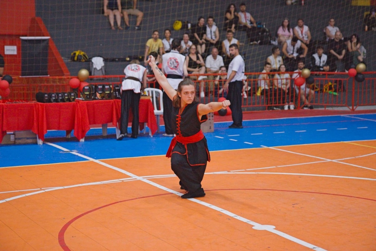 Diana Rech é a instrutora responsável pela aula de defesa pessoal para o público LGBT+ - Foto: Diana Rech/Divulgação/Floripa.LGBT