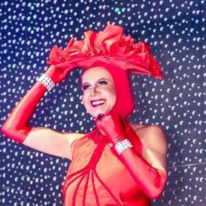 Parada do Orgulho LGBT Blumenau 2025 destaca envelhecimento da população LGBTI+ e homenageia Sheron Prado