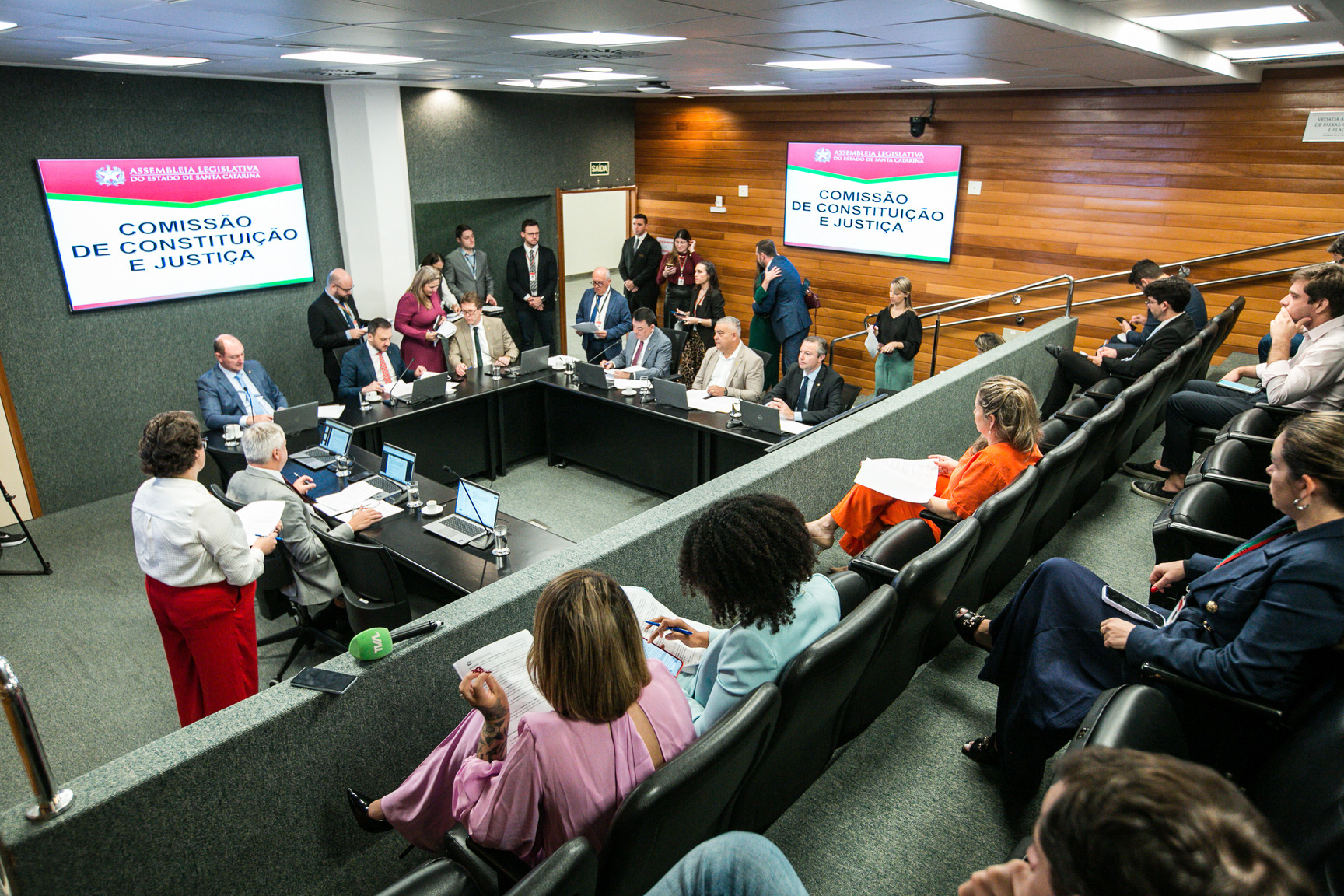 Naturismo em praias de SC - Deputados analisam proposta que pode mudar regras na Praia da Galheta