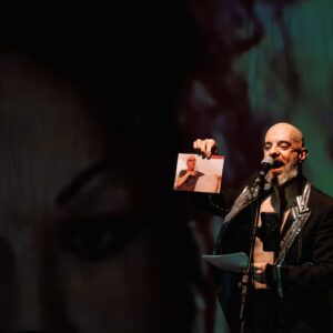 Renato Turnes leva espetáculo Homens Pink para cidades de SC