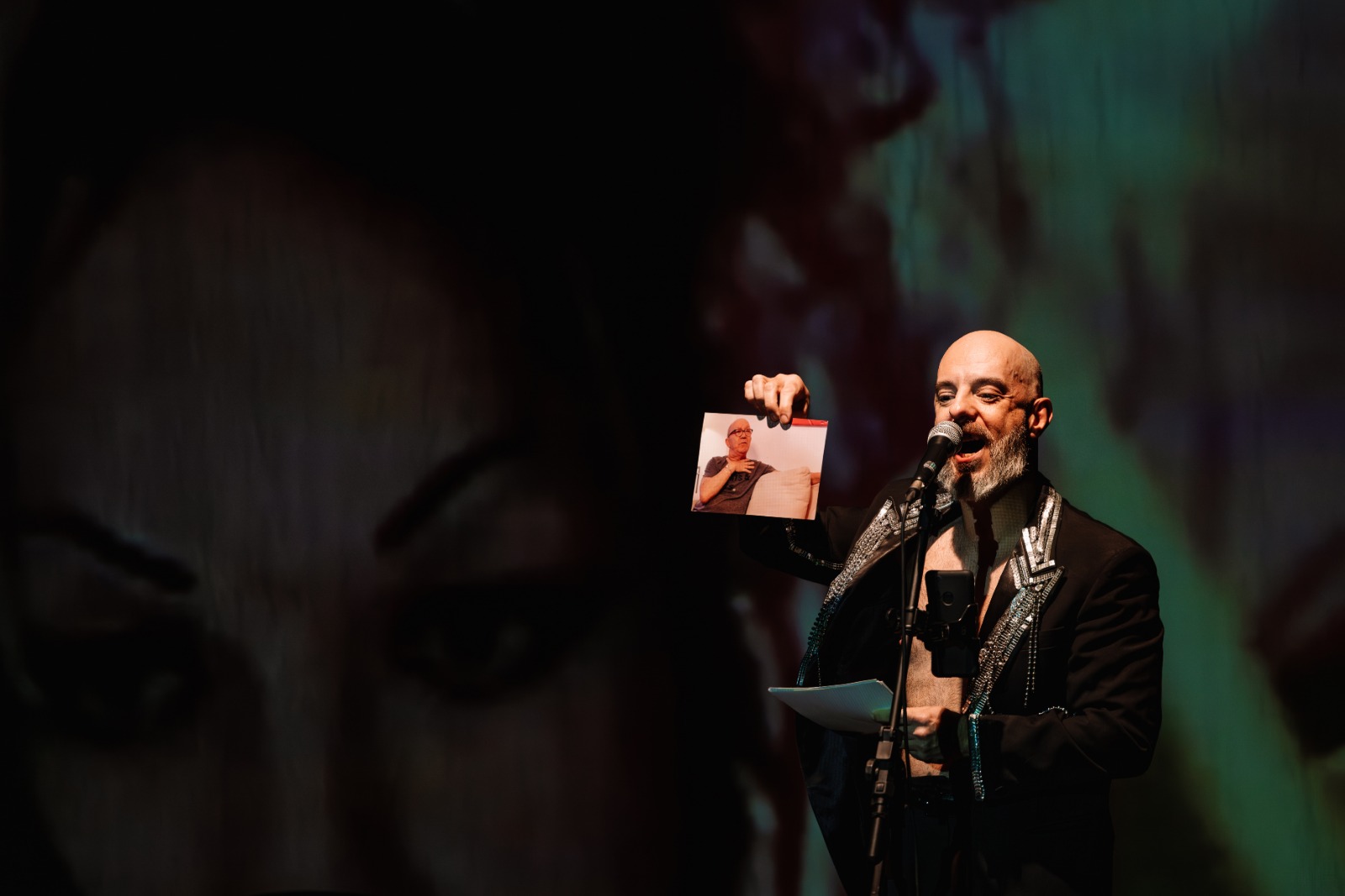 Renato Turnes leva espetáculo Homens Pink para cidades de SC