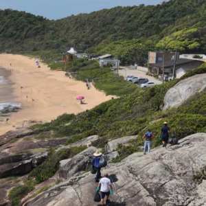 Justiça de Santa Catarina garante o naturismo na Praia do Pinho